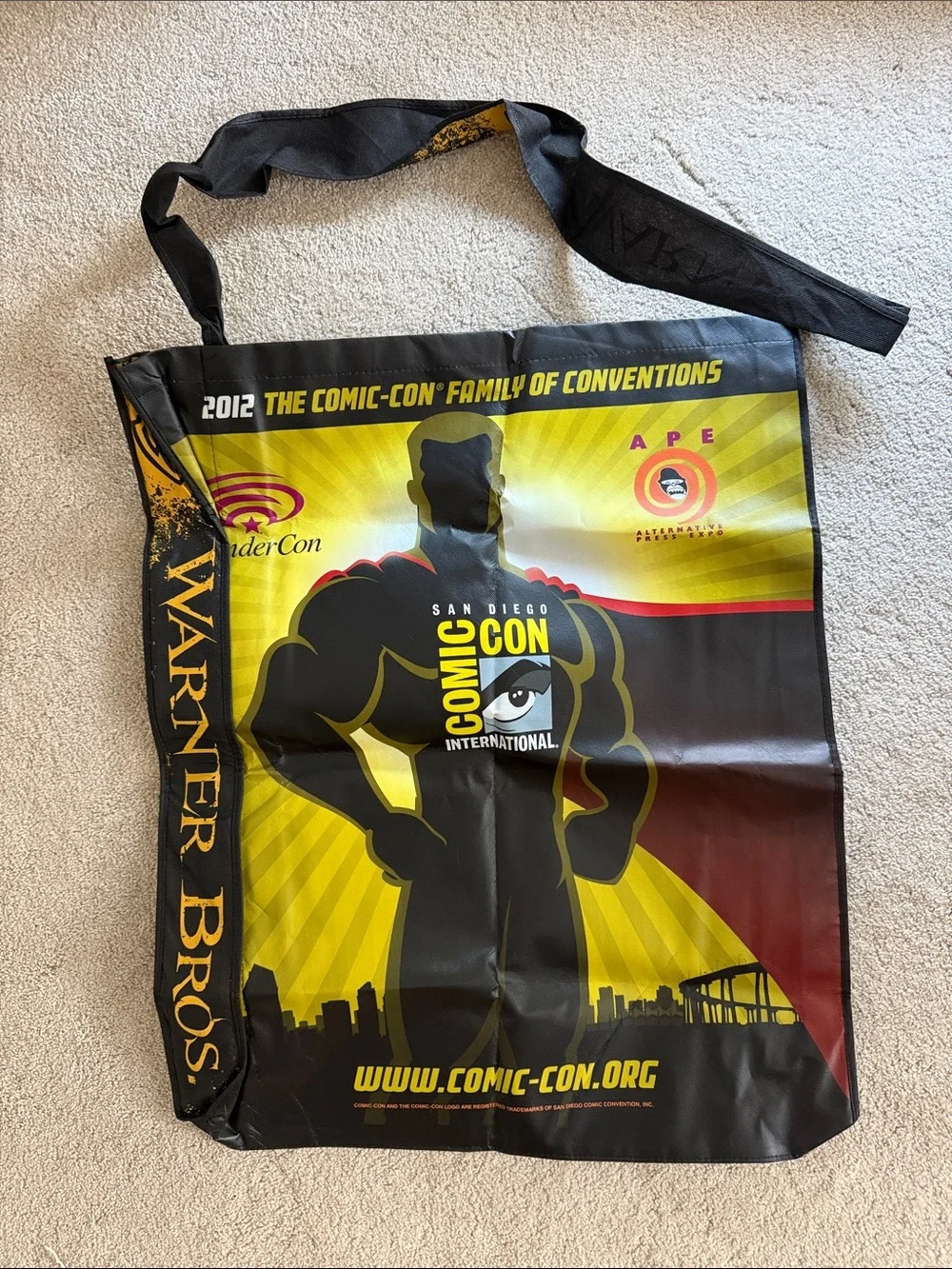 2012 Warner Bros. Black and Yellow Comic-Con Messenger Tote